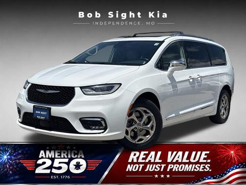 Bright White Clearcoat 2021 Chrysler Pacifica Limited