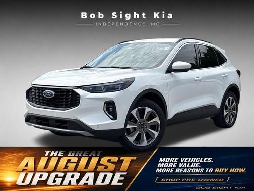 Star White Metallic Tri-Coat 2023 Ford Escape Platinum