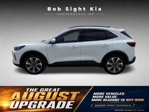 Star White Metallic Tri-Coat 2023 Ford Escape Platinum
