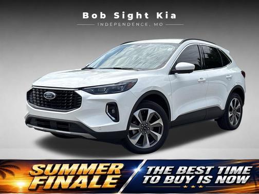 Star White Metallic Tri-Coat 2023 Ford Escape Platinum