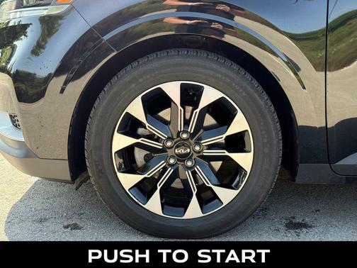 2024 Kia Carnival EX