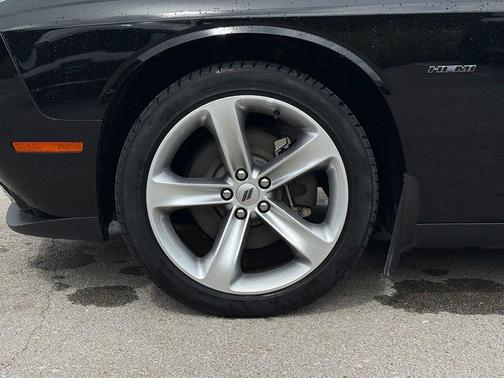 Pitch Black Clearcoat 2018 Dodge Challenger R/T