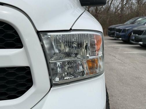 Bright White Clearcoat 2019 RAM 1500 Express