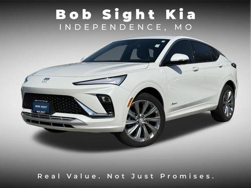 White Frost Tricoat 2024 Buick Envista Avenir FWD