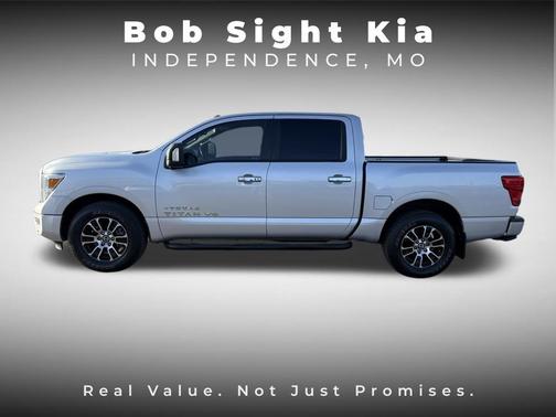 2020 Nissan Titan SV