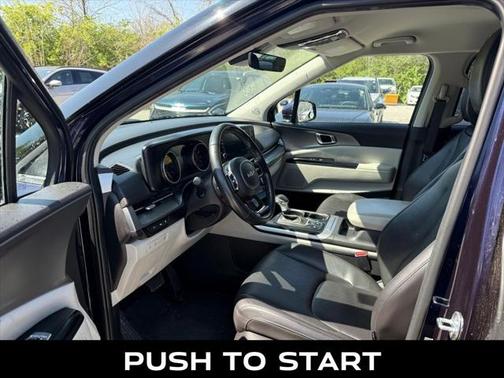 2022 Kia Carnival LXS