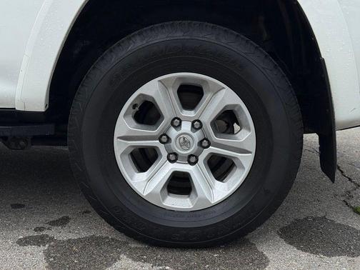 Ice 2024 Toyota 4Runner SR5
