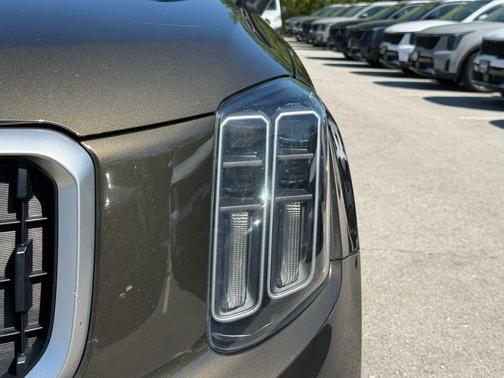 Dark Moss 2024 Kia Telluride EX