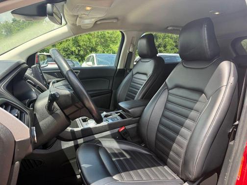 Rapid Red Metallic Tinted Clearcoat 2023 Ford Edge SEL