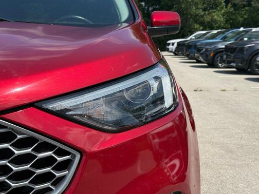 Rapid Red Metallic Tinted Clearcoat 2023 Ford Edge SEL