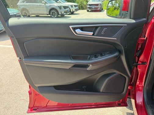 Rapid Red Metallic Tinted Clearcoat 2023 Ford Edge SEL