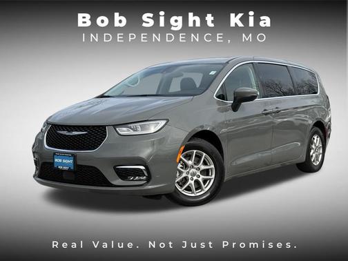 Ceramic Gray Clearcoat 2023 Chrysler Pacifica Touring L