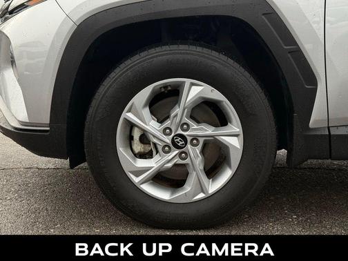 2023 Hyundai TUCSON SE