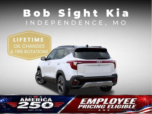 Clear White/Black Roof 2026 Kia Seltos S
