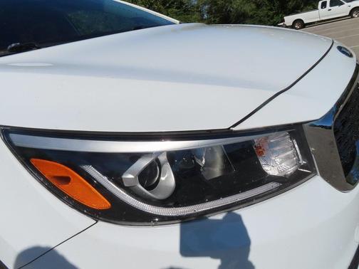Photo 2 of 37 of 2020 Kia Sedona EX