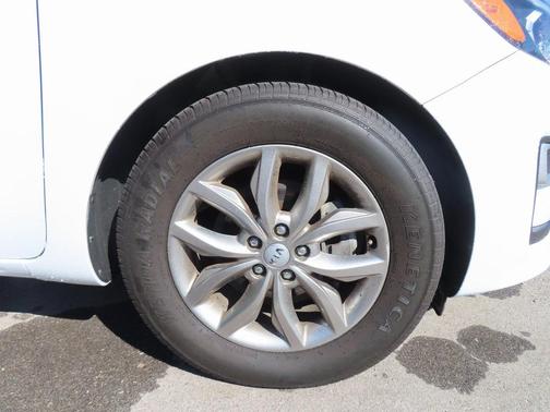 Photo 4 of 37 of 2020 Kia Sedona EX