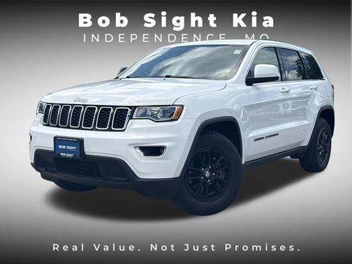 Bright White Clearcoat 2018 Jeep Grand Cherokee Laredo