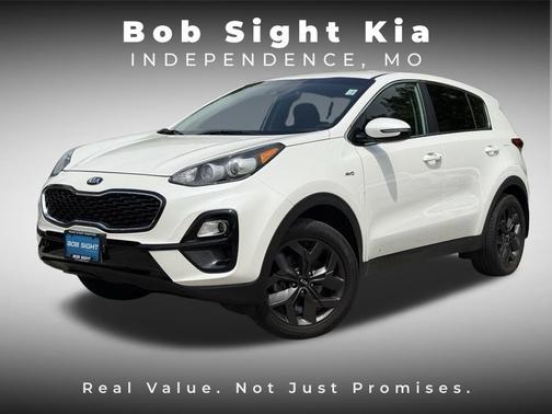 Snow White Pearl 2022 Kia Sportage LX