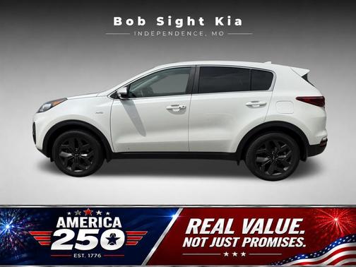 Snow White Pearl 2022 Kia Sportage LX