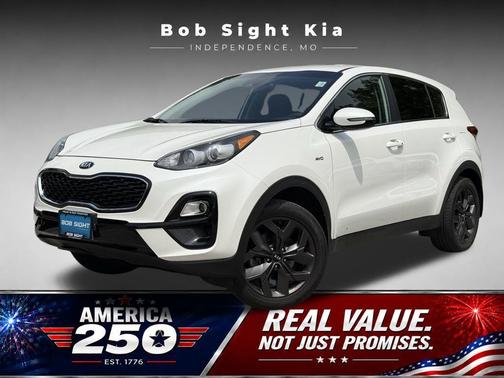 Snow White Pearl 2022 Kia Sportage LX