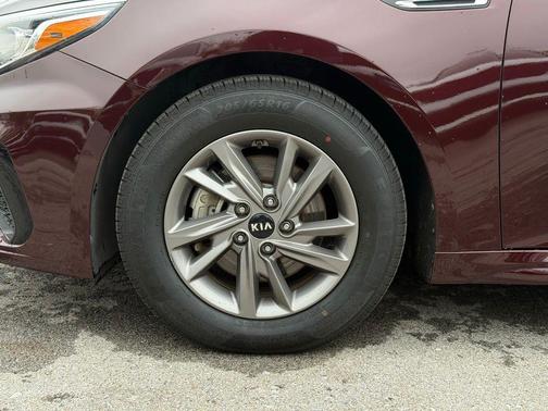 Sangria 2020 Kia Optima LX