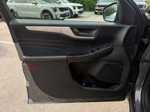 Gray Metallic 2022 Ford Escape SE