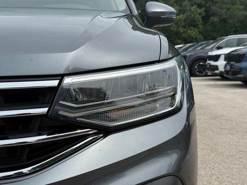Platinum Gray Metallic 2022 Volkswagen Tiguan 2.0T SE 4MOTION