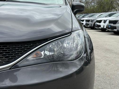 2020 Chrysler Voyager LXI