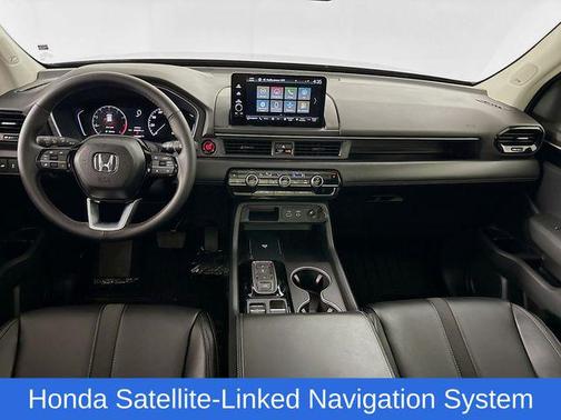 2025 Honda Pilot Touring 8-Passenger