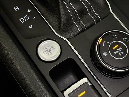 2021 Volkswagen Atlas 3.6L SE w/Technology