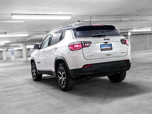 Bright White Clearcoat 2025 Jeep Compass Limited