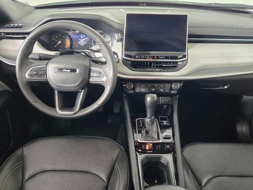 Bright White Clearcoat 2025 Jeep Compass Limited