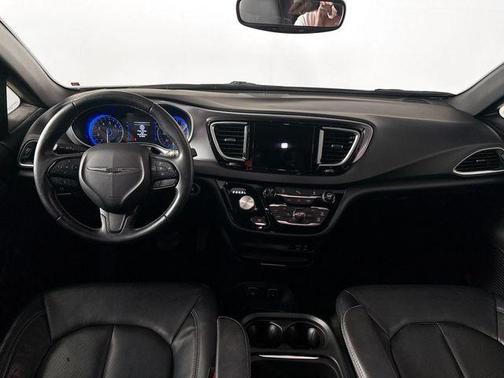2018 Chrysler Pacifica Touring-L