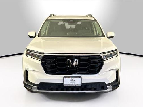 Platinum White Pearl 2023 Honda Pilot Touring 8-Passenger