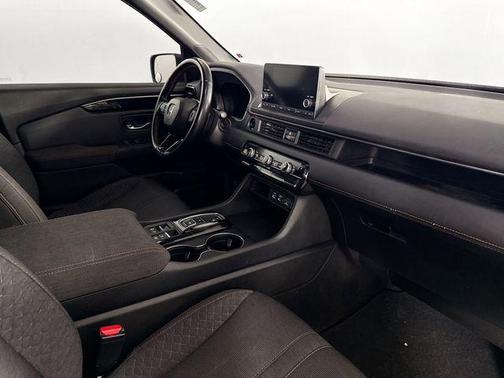 2023 Honda Pilot AWD Sport