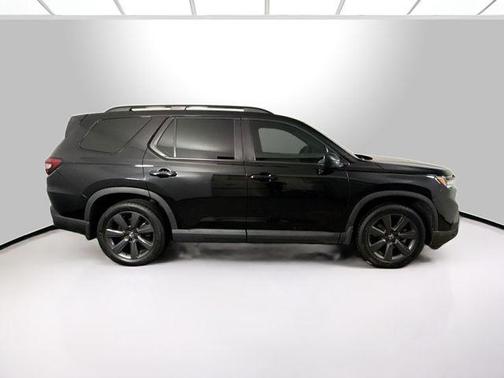 2023 Honda Pilot AWD Sport