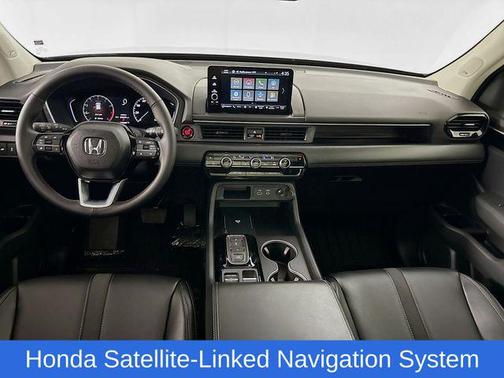 2025 Honda Pilot Touring 8-Passenger
