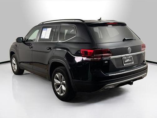 Deep Black 2020 Volkswagen Atlas 3.6L SE