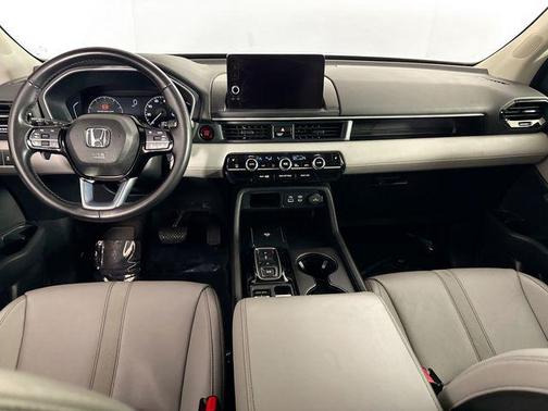 2023 Honda Pilot AWD EX-L 8 Passenger