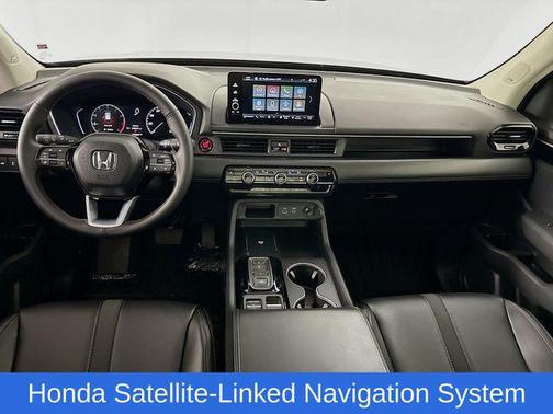 2025 Honda Pilot Touring 8-Passenger
