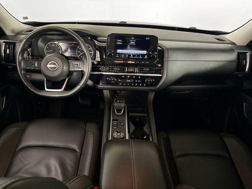 2022 Nissan Pathfinder SL 4WD