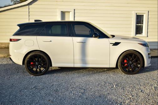 2024 Land Rover Range Rover Sport SE