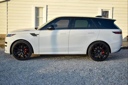 2024 Land Rover Range Rover Sport SE