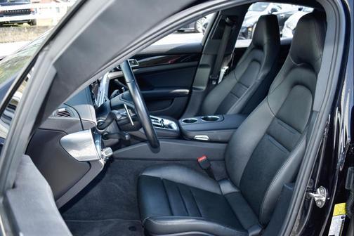 2021 Porsche Panamera 4