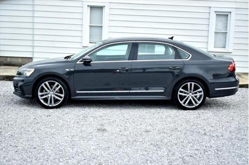 2017 Volkswagen Passat 1.8T R-Line w/Comfort
