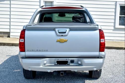 2013 Chevrolet Avalanche LS