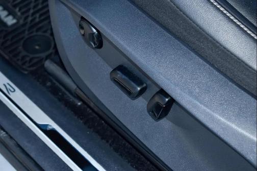 Gray 2022 Volkswagen Tiguan 2.0T SE R-Line Black