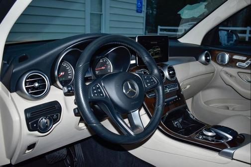 2018 Mercedes-Benz GLC 300 4MATIC