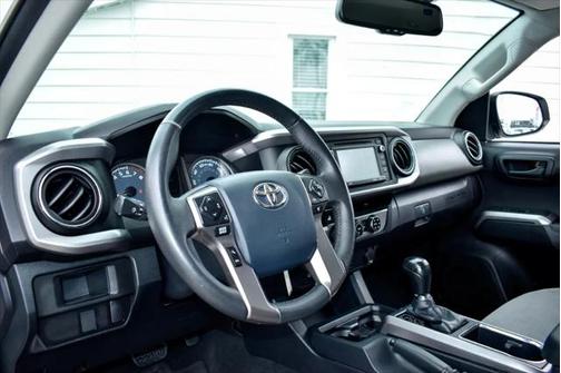 2017 Toyota Tacoma SR5