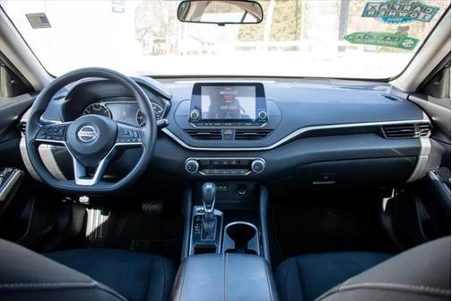 2021 Nissan Altima 2.5 SV